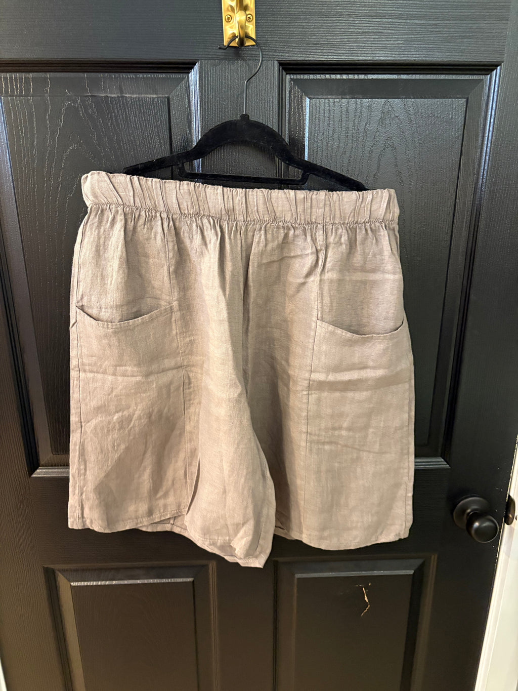 PLUM LOCO WOVEN SOLID LINEN SHORTS- 9F 1778
