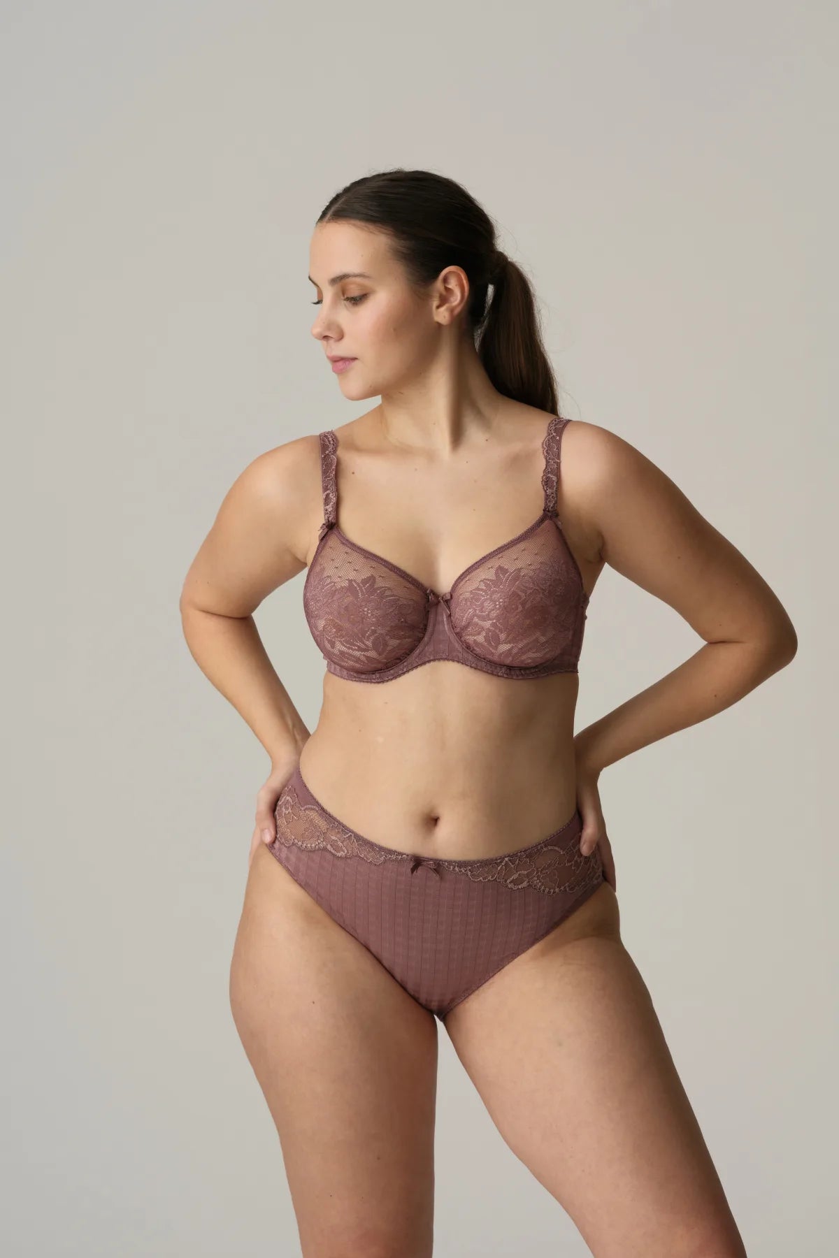 0262127 Prima Donna Madison Seamless Minimizer Non Padded Bra- Satin Taupe